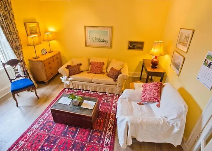 1 Bedroom Thistle Street Apartment